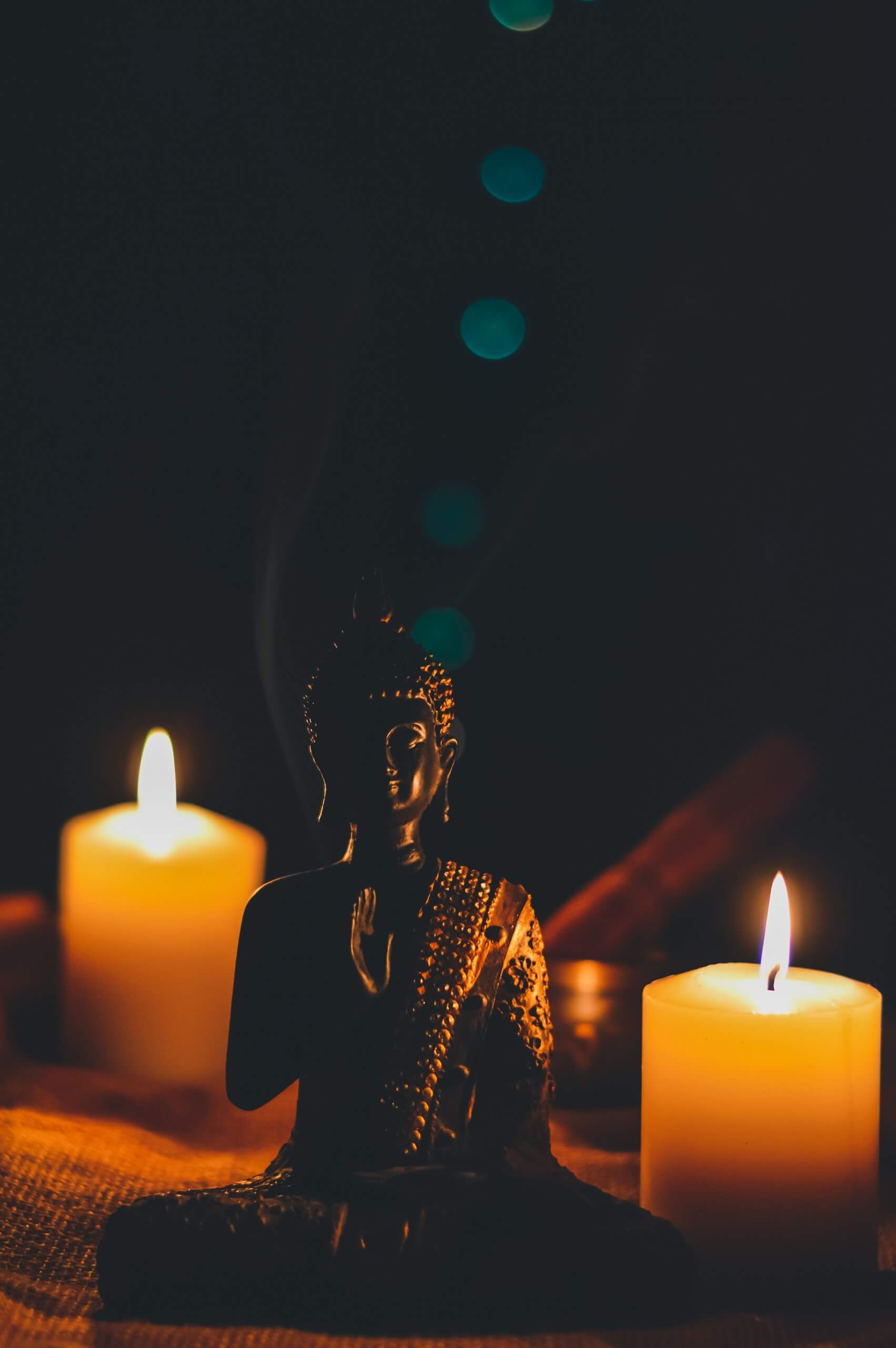 Al momento stai visualizzando Calmare la mente con la meditazione